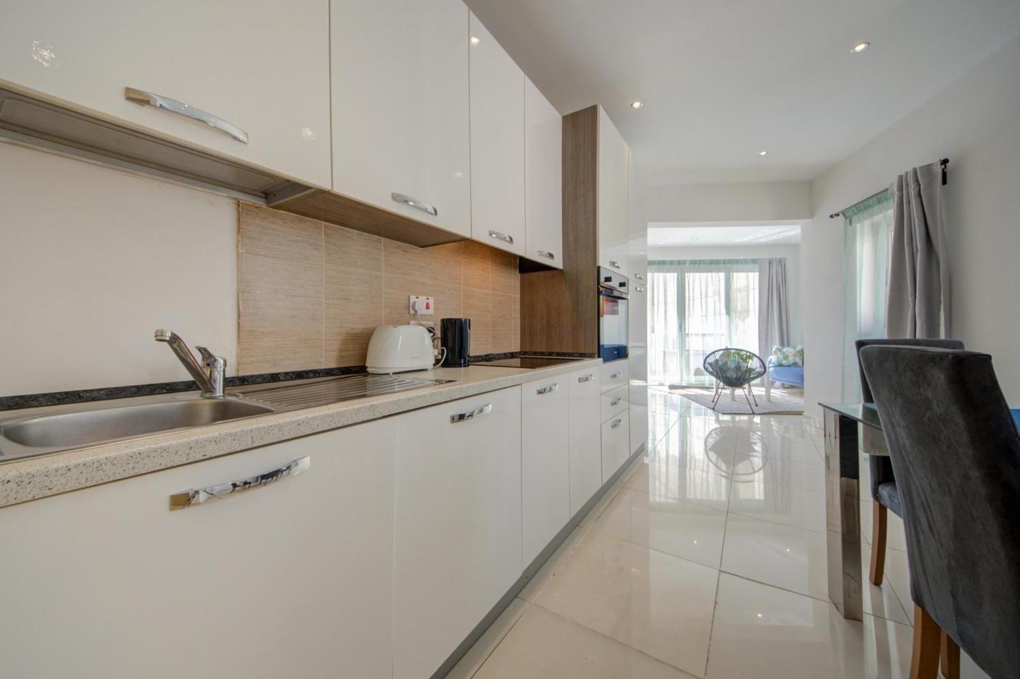 Sapphire Residences - 2 Bedroom With Views By Shortletsmalta Apartment