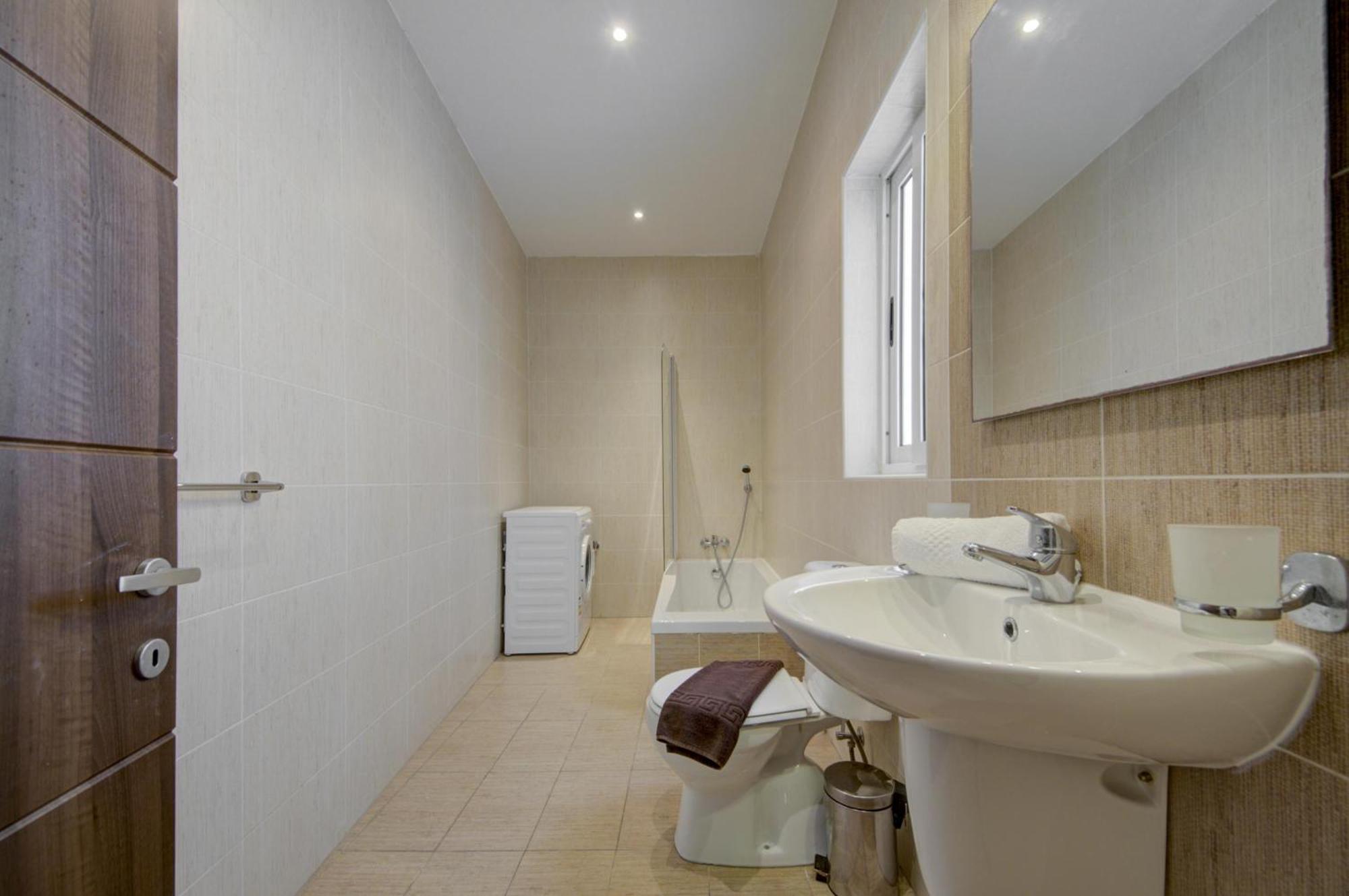 Sapphire Residences - 2 Bedroom With Views By Shortletsmalta Apartment *