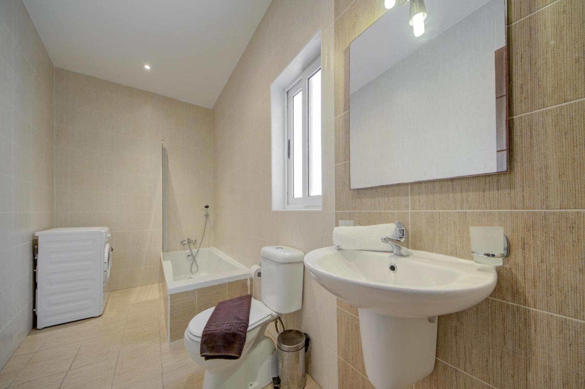 Sapphire Residences - 2 Bedroom With Views By Shortletsmalta Apartment