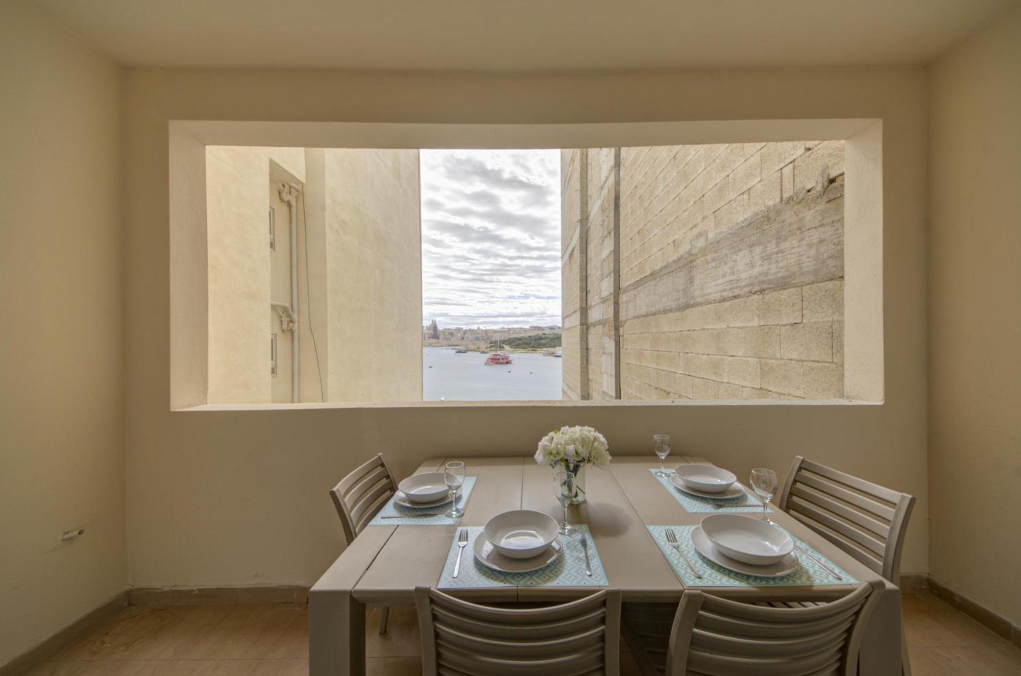 Sapphire Residences - 2 Bedroom With Views By Shortletsmalta Sliema