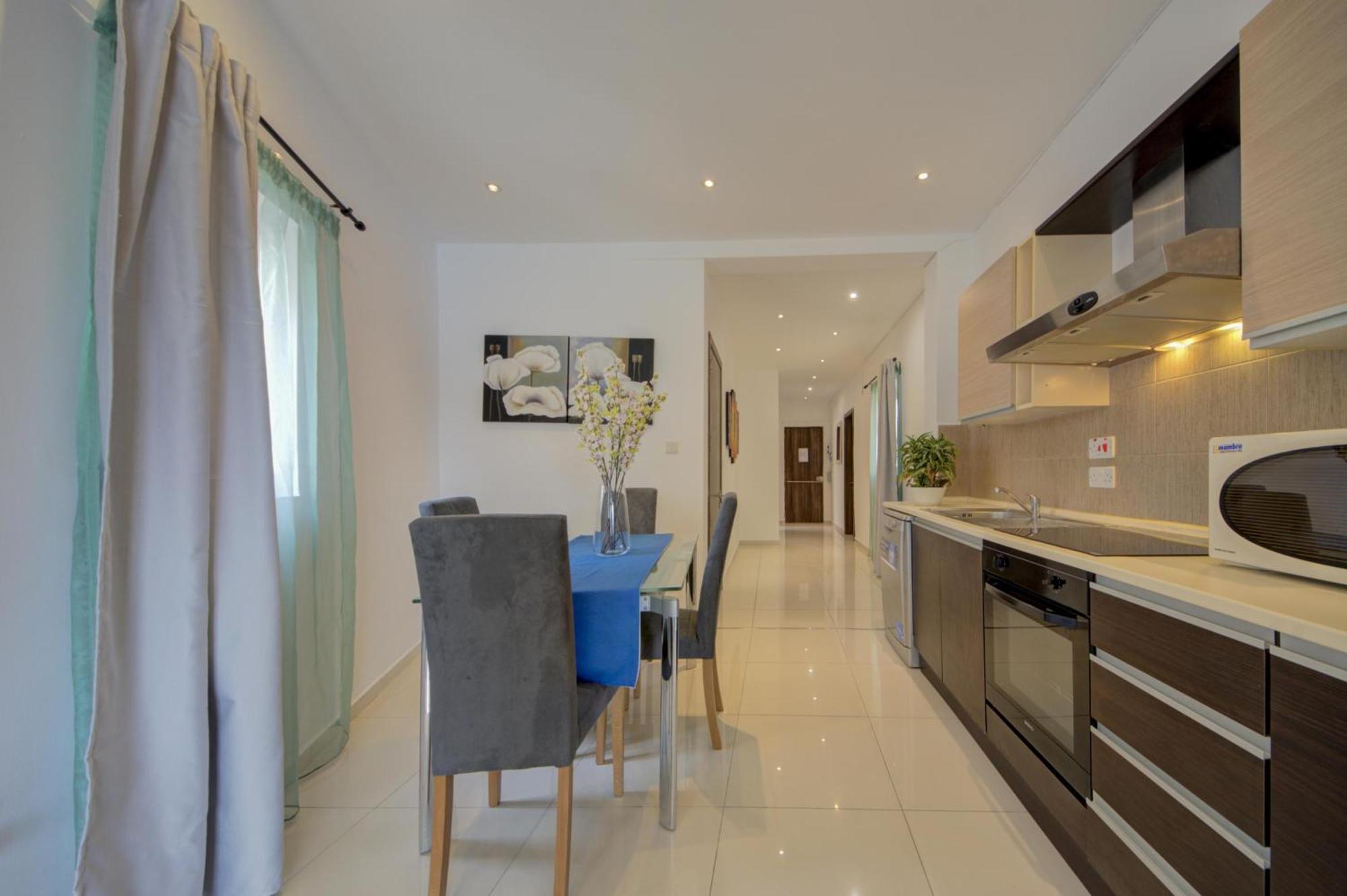 Sapphire Residences - 2 Bedroom With Views By Shortletsmalta * Sliema