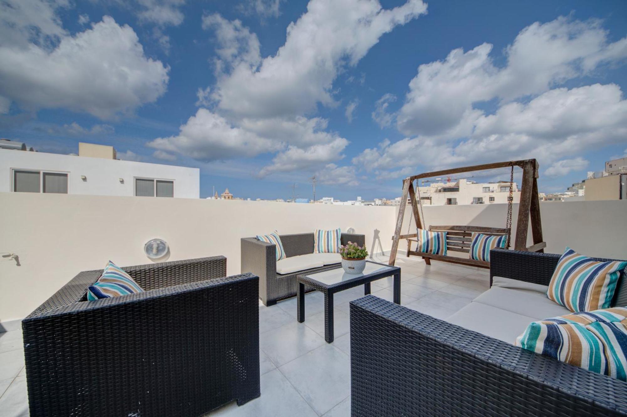 Sapphire Residences - 2 Bedroom With Views By Shortletsmalta Apartman